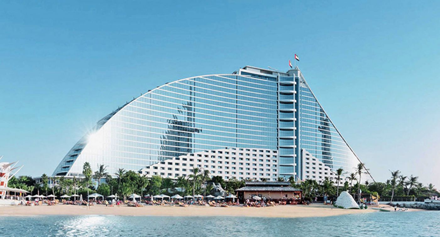 هتل جمیرا بیچ دبی با چشم اندازی روبه دریا در شهر کویر